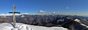 60 Vista panoramica alla croce del Castel Regina (1388 m)